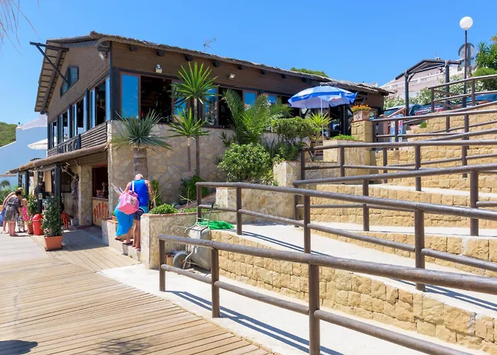 E04 Jardines 1 - Sitio de Calahonda